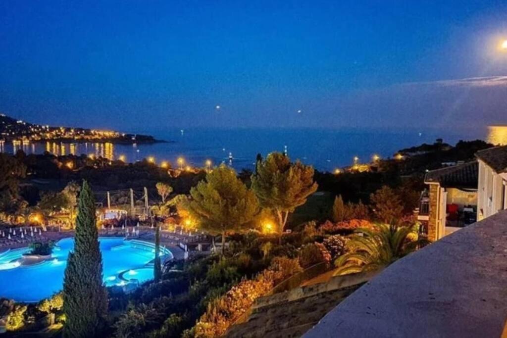 Saint-Raphaël Superbe Appartement Village Cap Esterel 4P Climatise מראה חיצוני תמונה